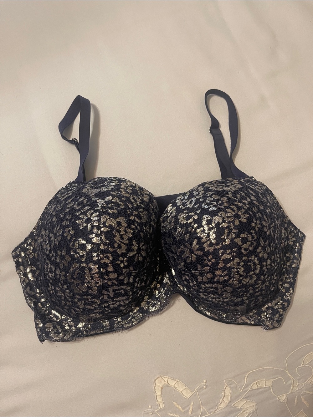 Victoria's Secret Dream Angels Silver Metallic Floral Lace Lined Demi Bra 36 DDD